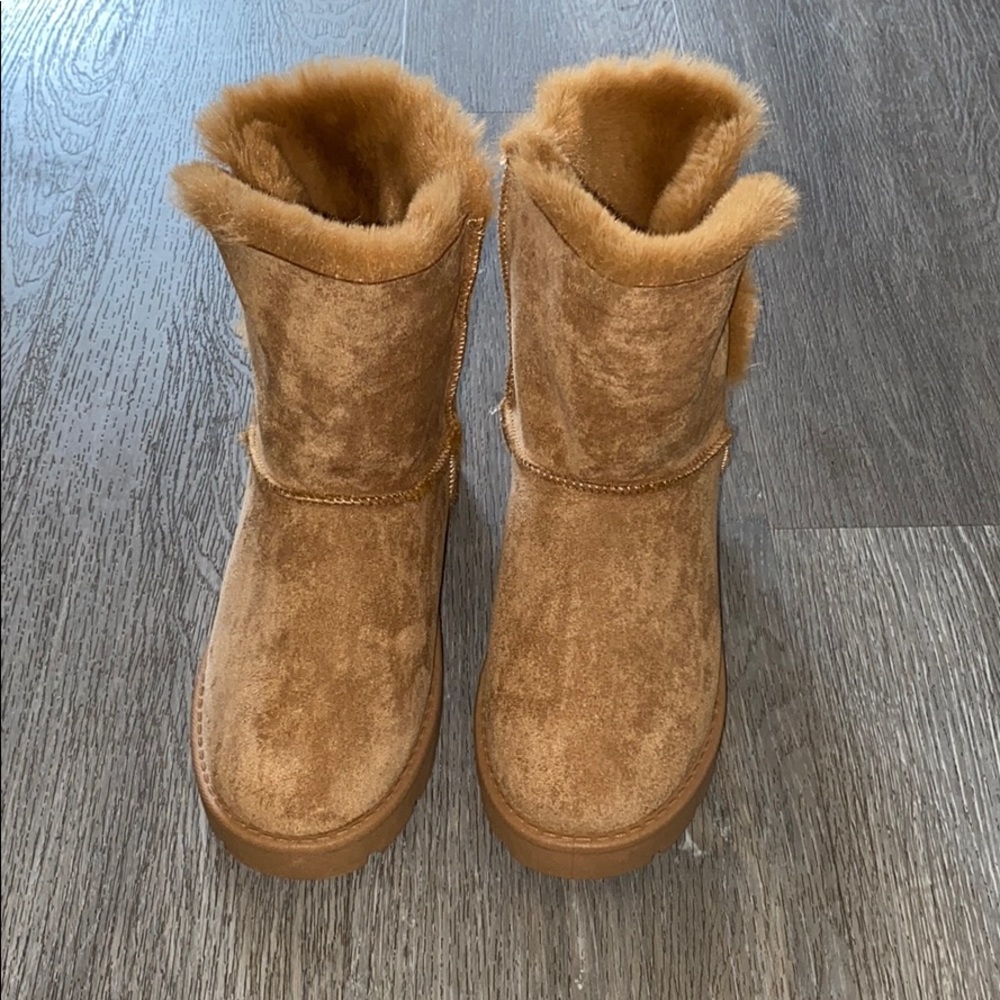 Chestnut boots